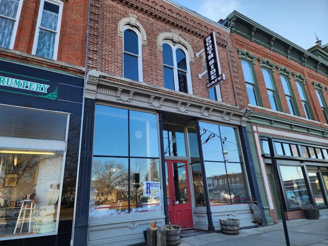 Commercial Building for sale on historical square