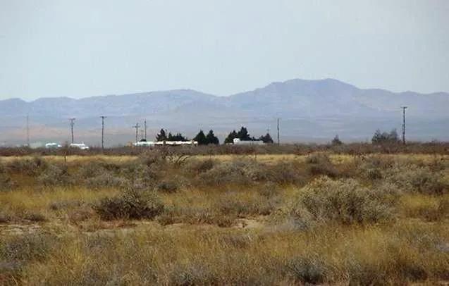 4 adjoining 1/2 acre parcels * 15 miles to Historic Columbus NM * Mobiles, Modulars ok