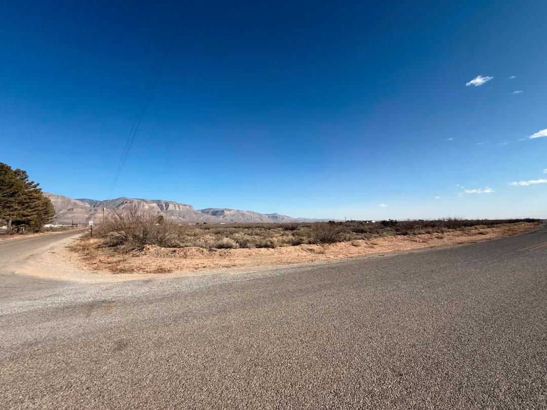Alamogordo New Mexico 10+ Acres - Paved Roads - Power - Huge Views