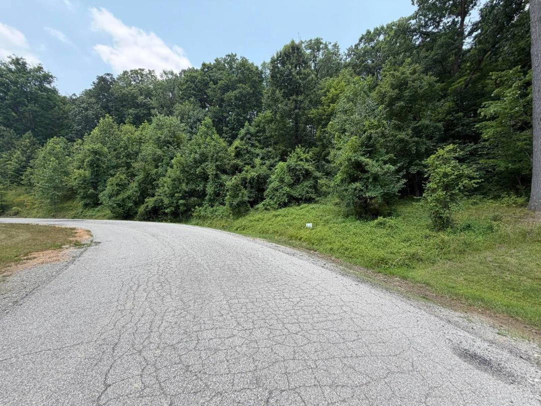 Private Cul-de-Sac Building Lot
