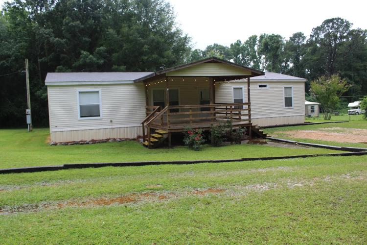 Beautiful Country Home Located on 3769 Pineapple Hwy, Greenville Al 36037