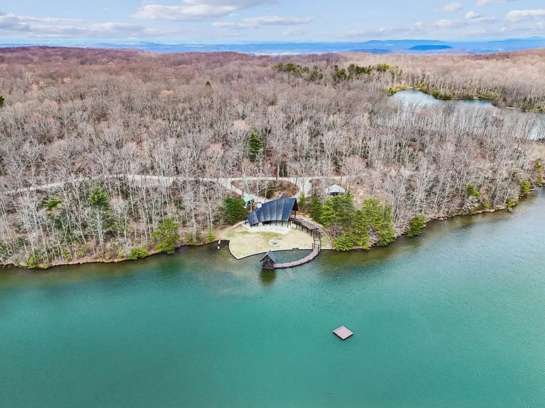 Prime Lot in Exclusive Overton Retreat Community