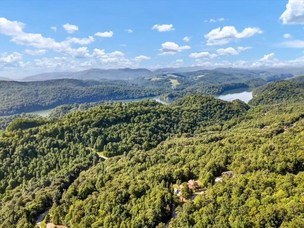 Norris Lake access • 3.39 wooded acres • mountain and lake views