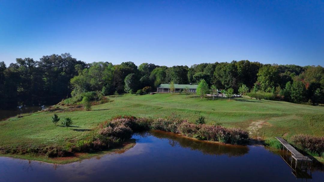 Sportsman's Paradise/Private Lakefront Estate on 145 Acres!