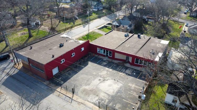 Commercial Building with High Traffic For Sale in Poplar Bluff, MO